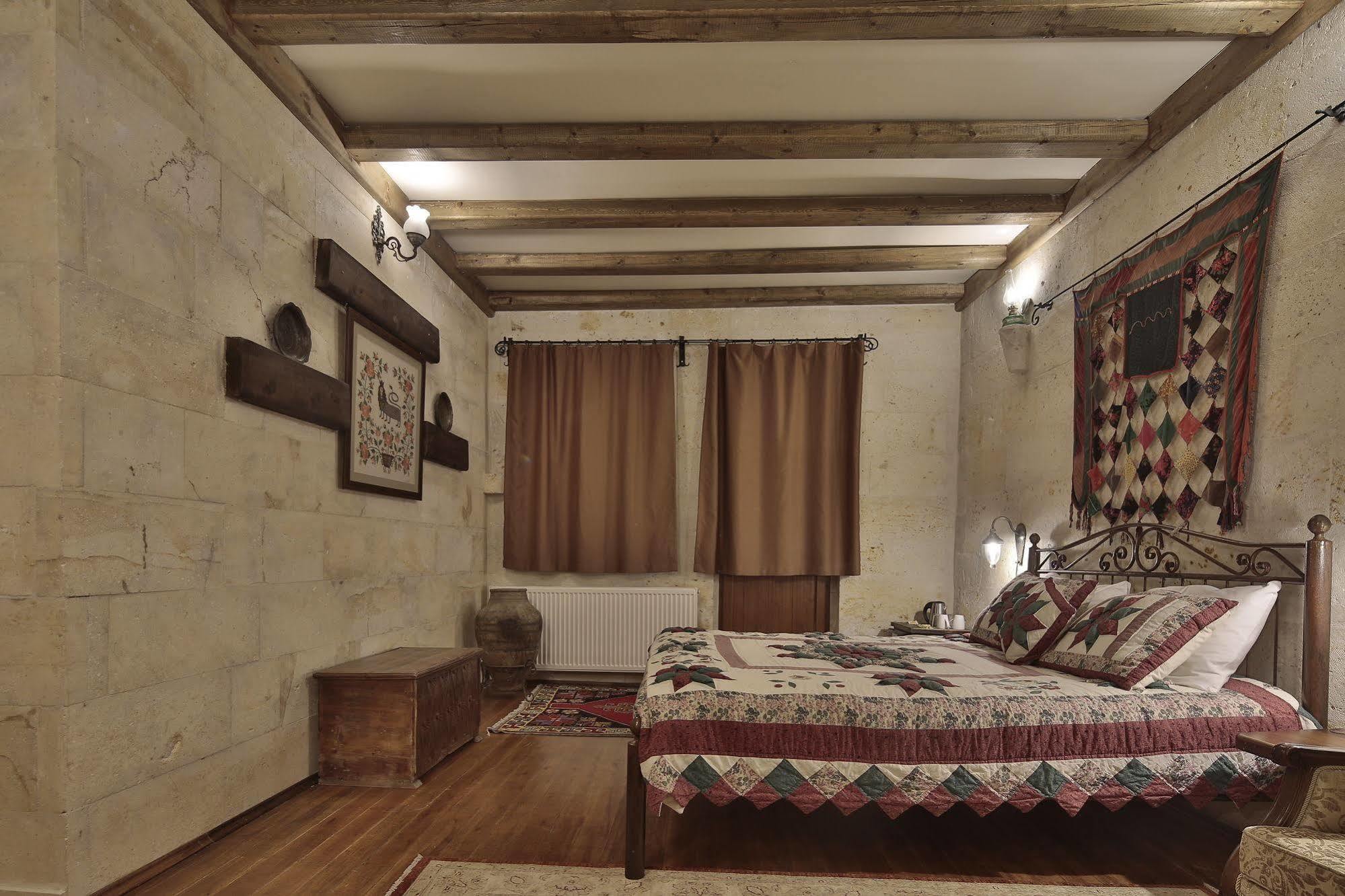 Vista Cave Hotel 2*