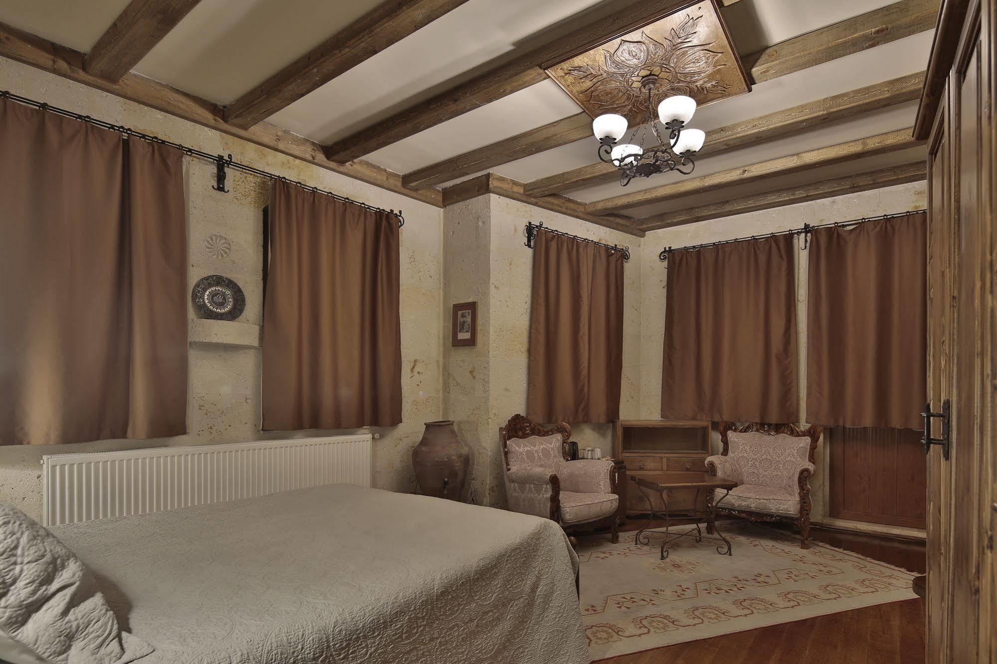 Vista Cave Hotel 2*