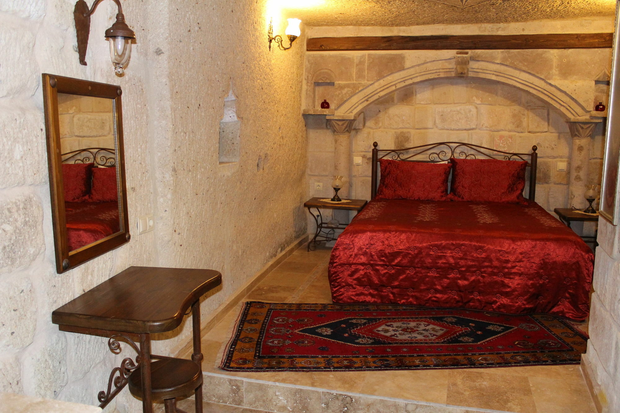 Vista Cave Hotel 2*