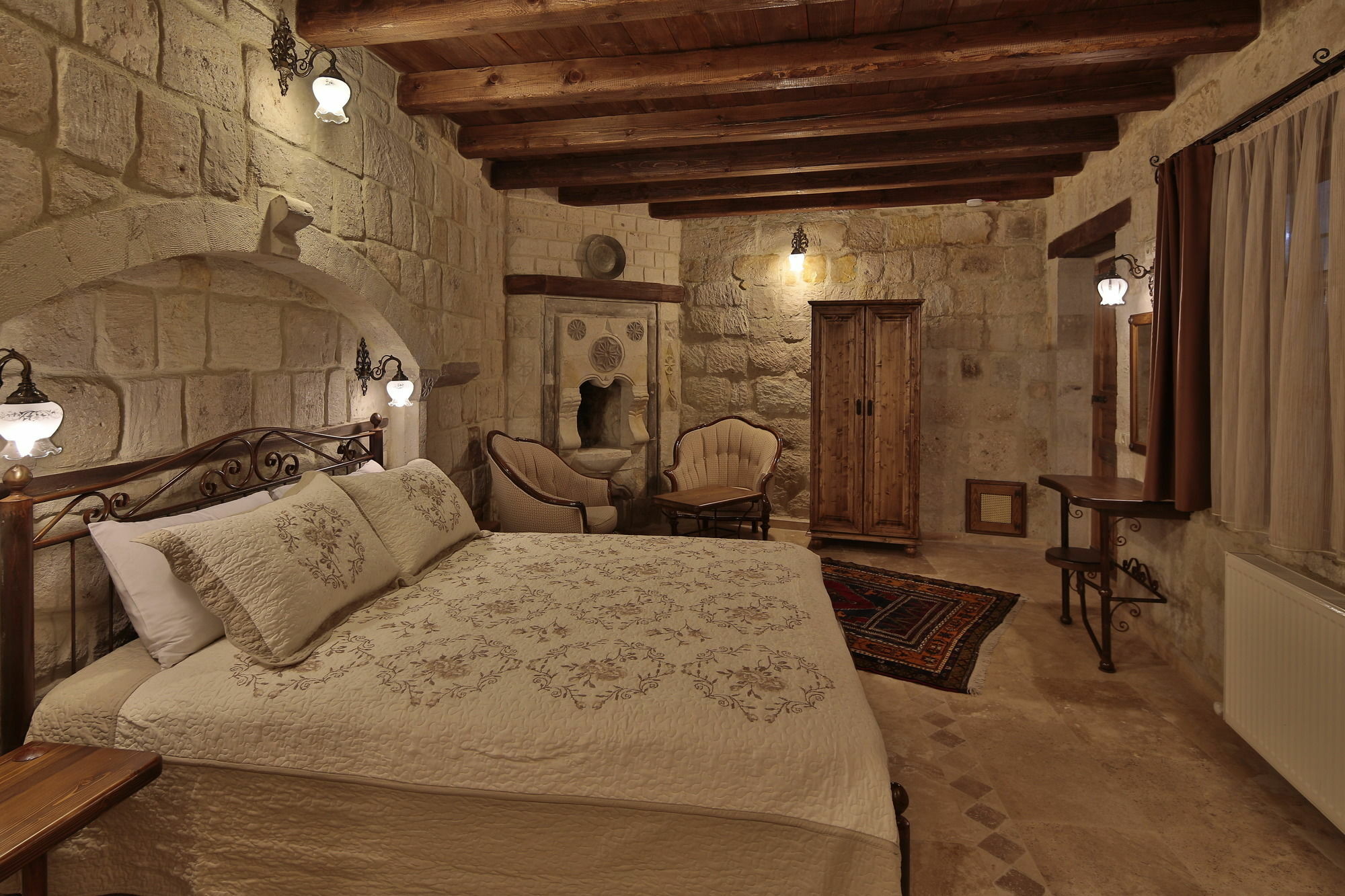 Vista Cave Hotel 2*